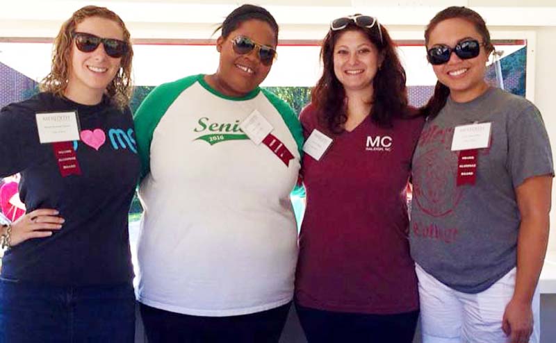 Alumnae Volunteers at Move-In Day