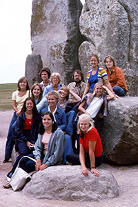 A group of students and faculty at Stonehenge in 1975.